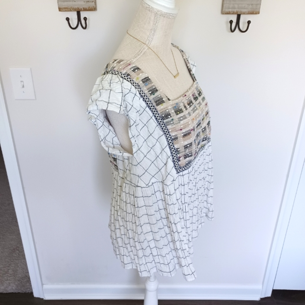 Entro Flutter Sleeve Boho Babydoll Style Top - Picture 7 of 10